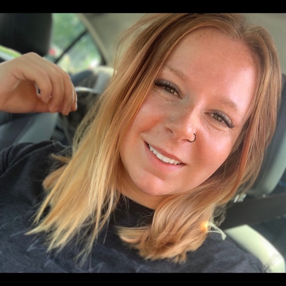 Meet your Posher, Amelia - Picture 1 of 1